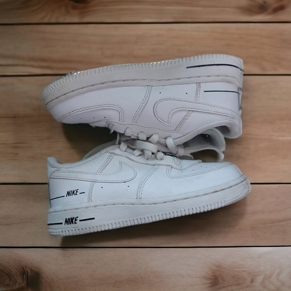 Nike Air Force 1 Leather White Sneakers Youth Size 9 Unisex - Picture 8 of 15